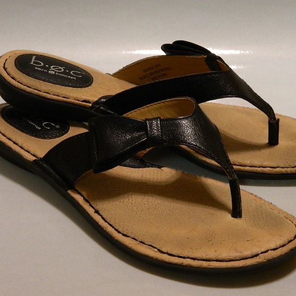 steve madden wedgie perforated